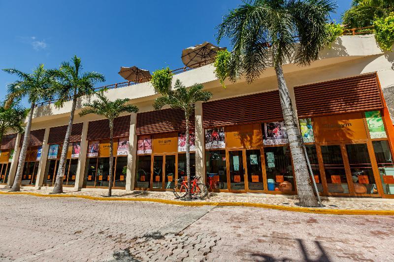 Villas Sacbe Condo Hotel And Beach Club Плая дел Кармен Екстериор снимка
